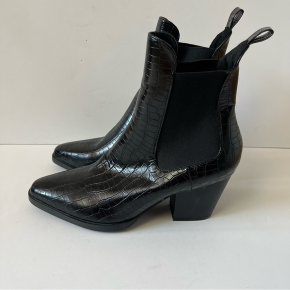 Just Fab Heeled Black Booties 7 - Picture 3 of 11
